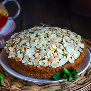 Almond Flakes Dry Cake