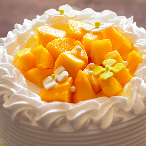 Fresh Mango Delight Cake